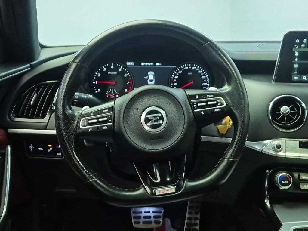 KIA Stinger - Vista 9