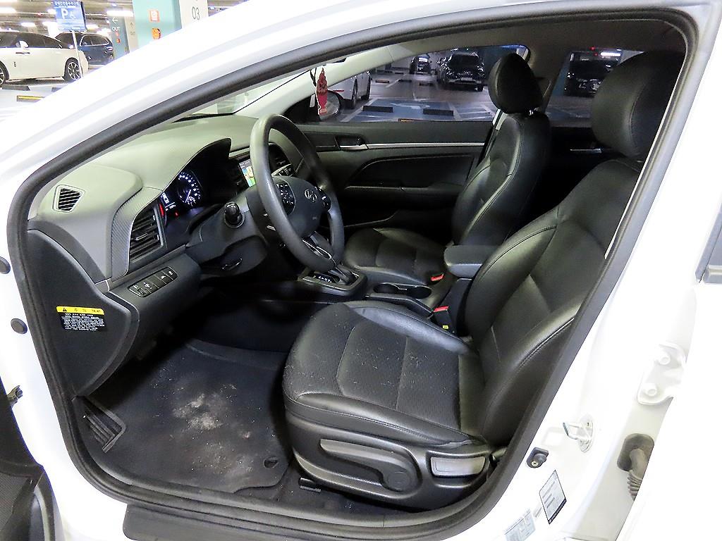 HYUNDAI Avante - Vista 6