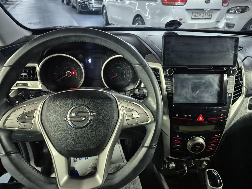 Ssangyong Tivoli - Vista 5