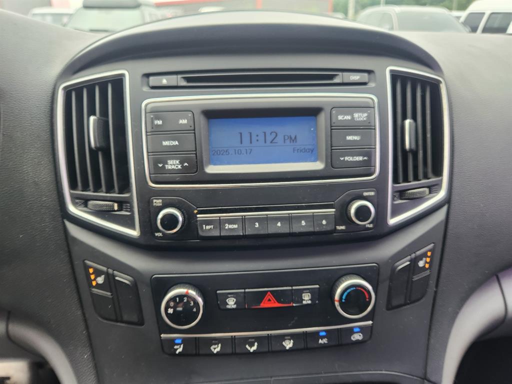 HYUNDAI Starex - Vista 8