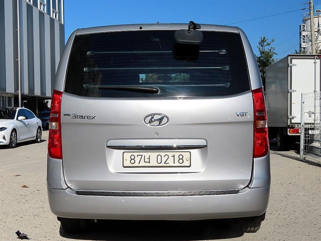 HYUNDAI Starex - Vista 4