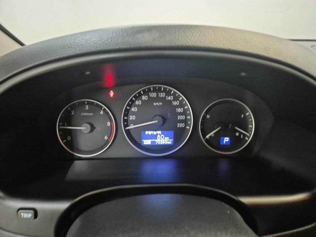 HYUNDAI Starex - Vista 6