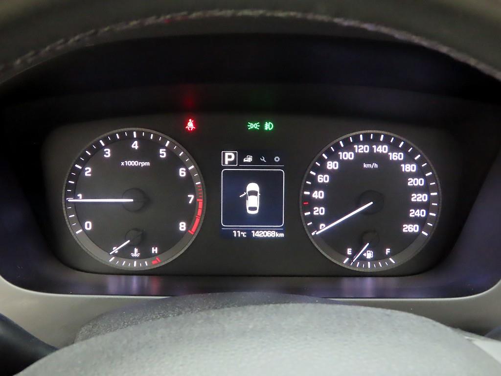 HYUNDAI Sonata - Vista 5