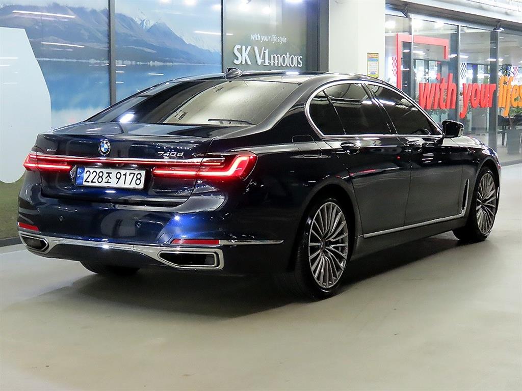 BMW 7 Series - Vista 4