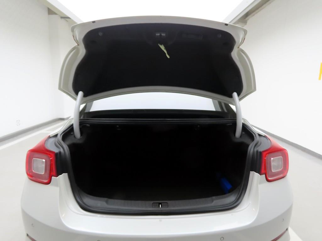 Chevrolet Malibu - Vista 5