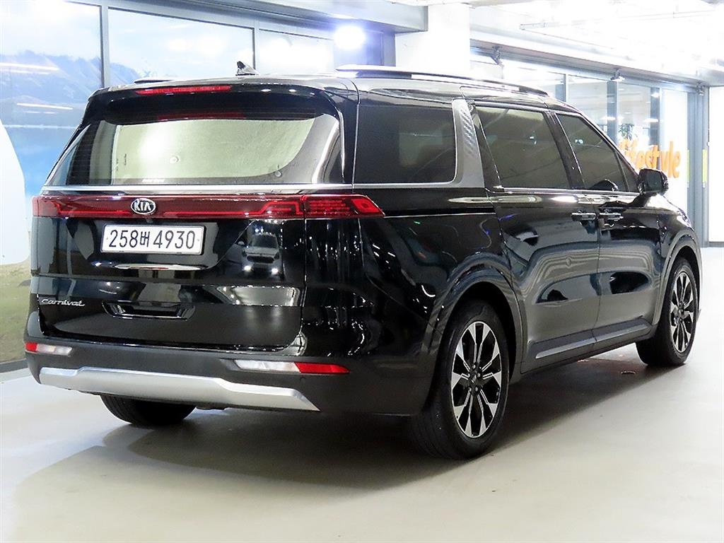 KIA Carnival - Vista 4