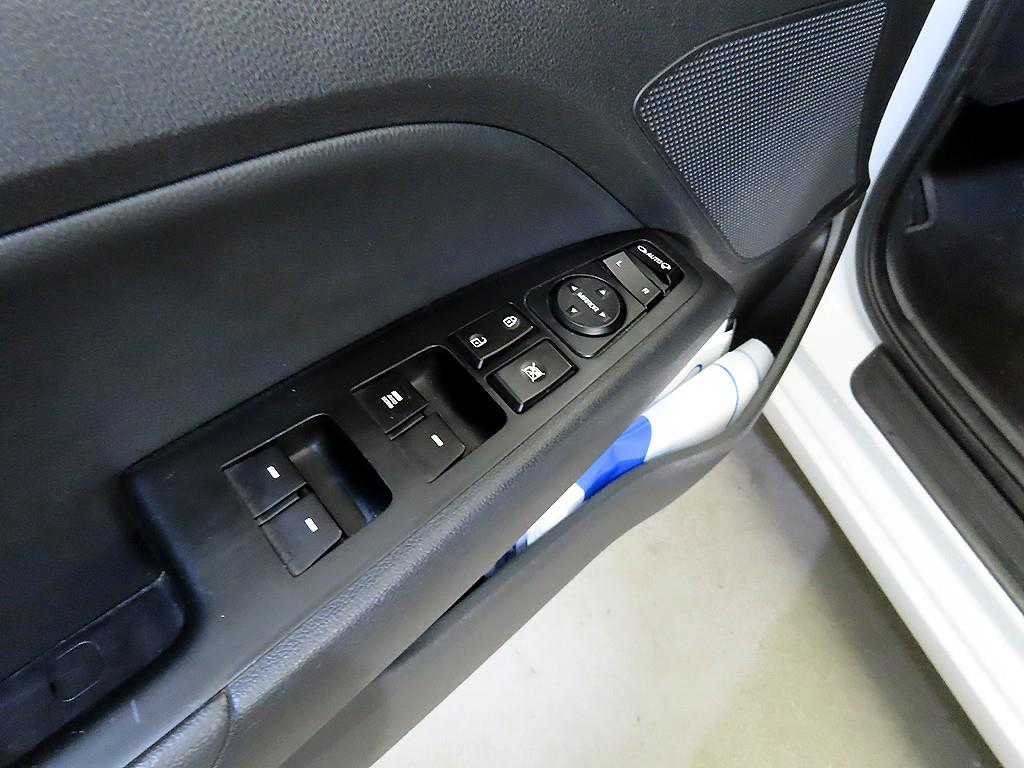 HYUNDAI Avante 2019 Blanco - Importación desde Corea - HF Imports Iquique - Foto 13