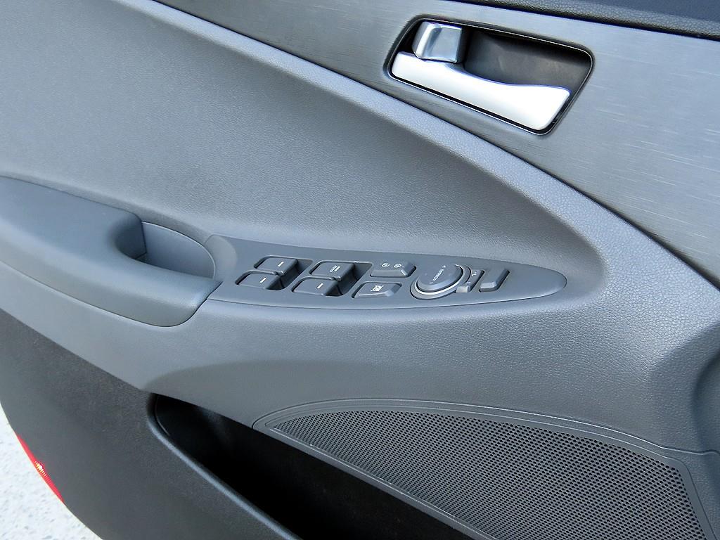 HYUNDAI Sonata - Vista 11