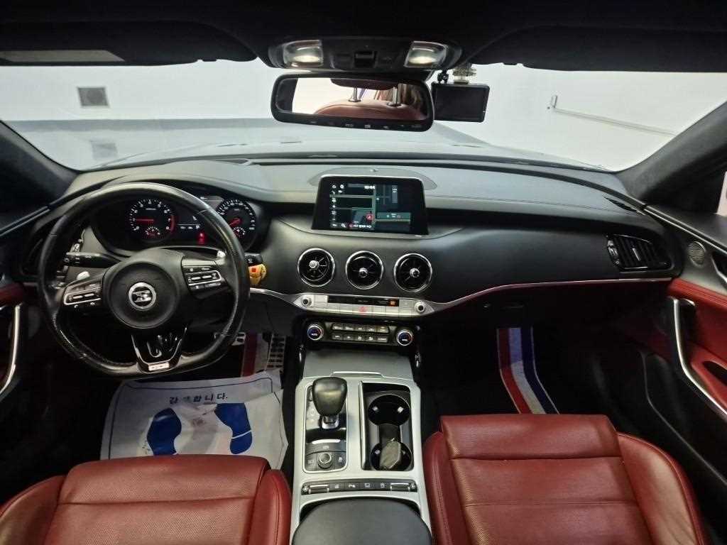 KIA Stinger - Vista 7