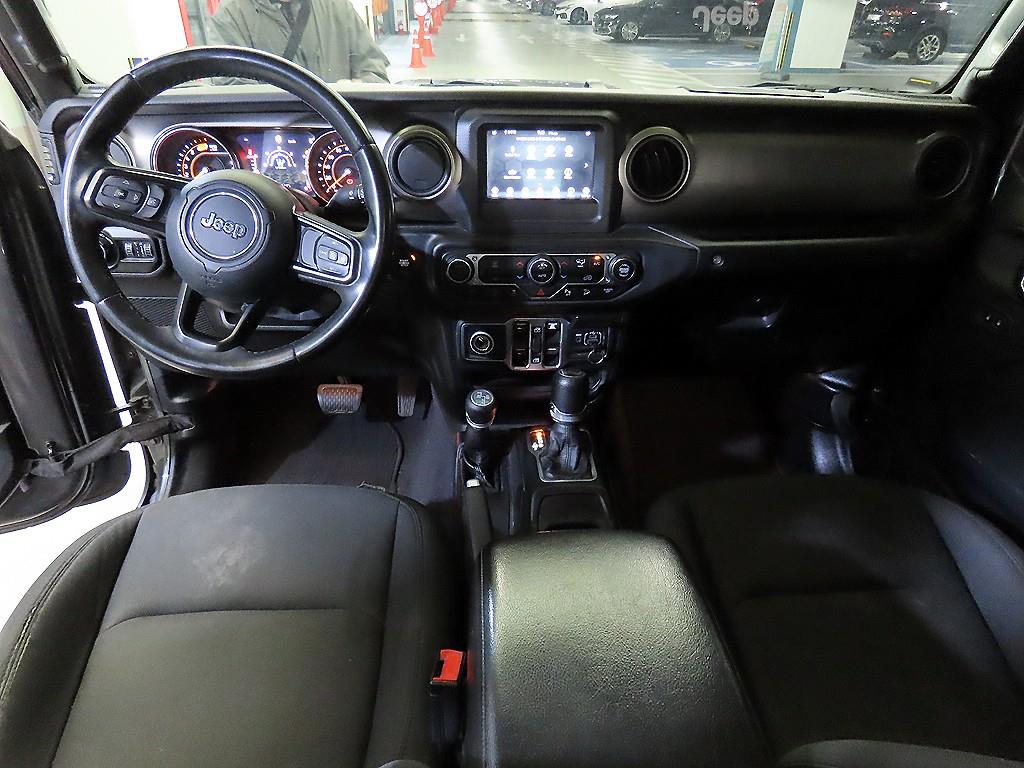 Jeep Wrangler - Vista 10