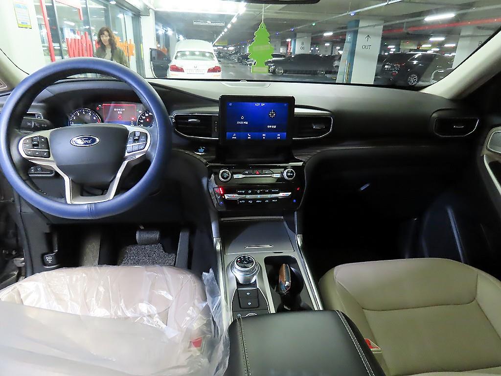 Ford Explorer - Vista 10