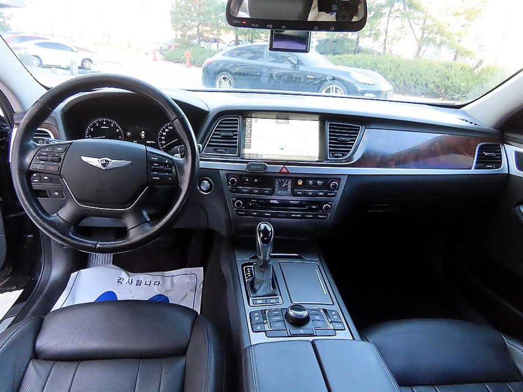 HYUNDAI Genesis - Vista 7