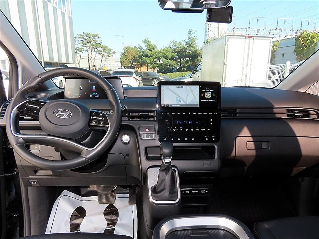 HYUNDAI Staria - Vista 8