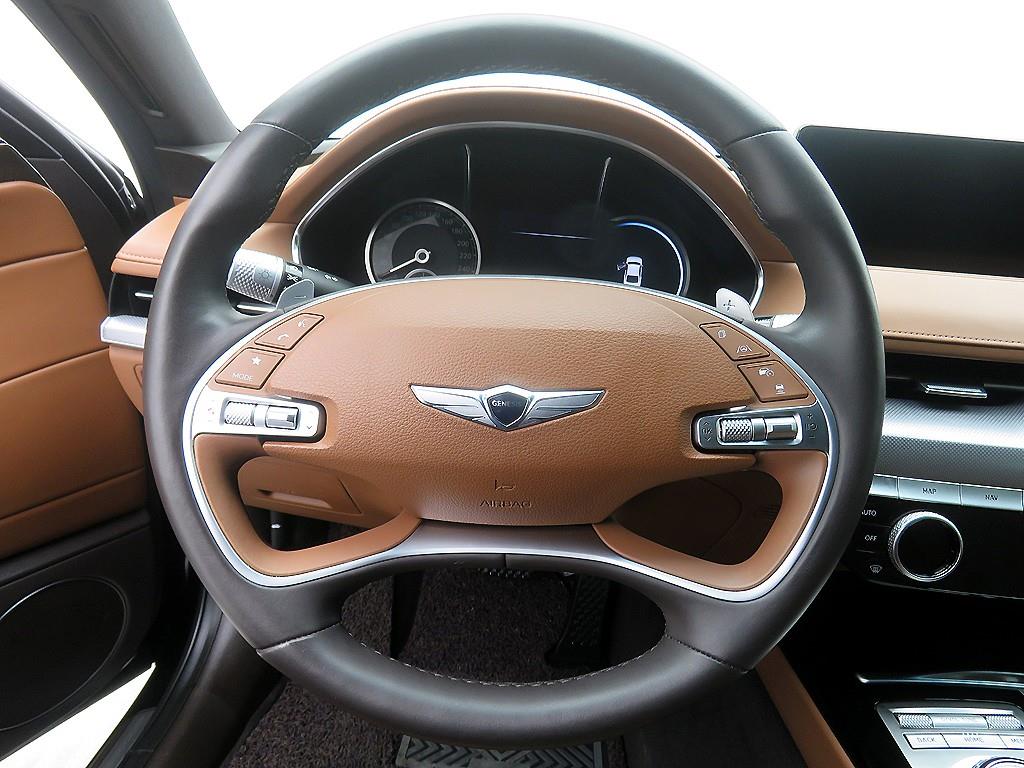 Genesis G80 - Vista 10