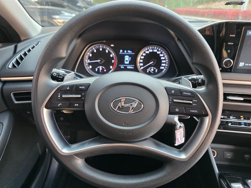 HYUNDAI Sonata - Vista 12