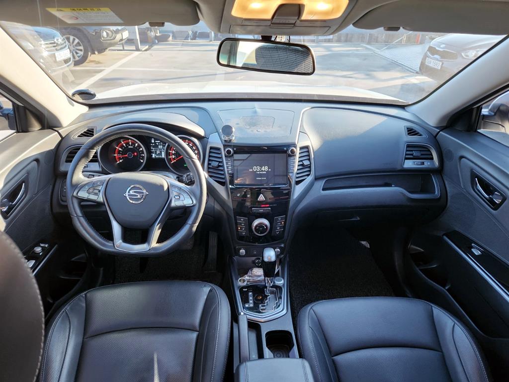 Ssangyong Tivoli - Vista 8