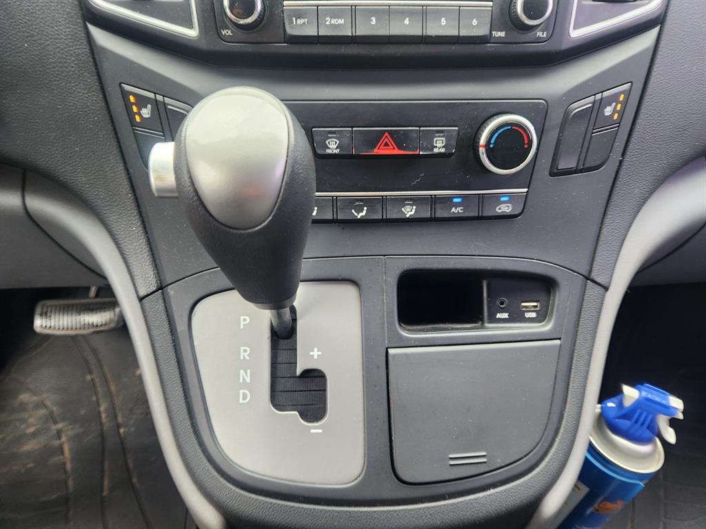 HYUNDAI Starex - Vista 9