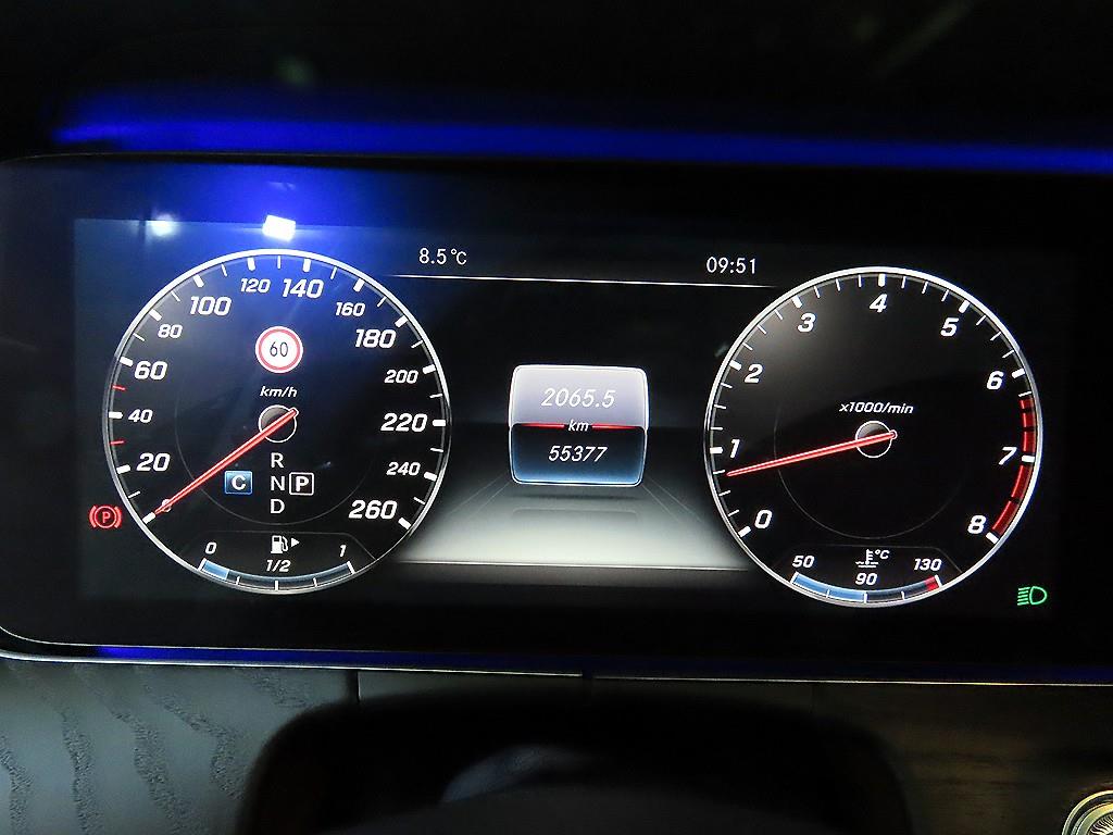 Mercedes Benz E class - Vista 9