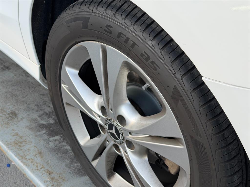 Mercedes Benz C Class - Vista 3