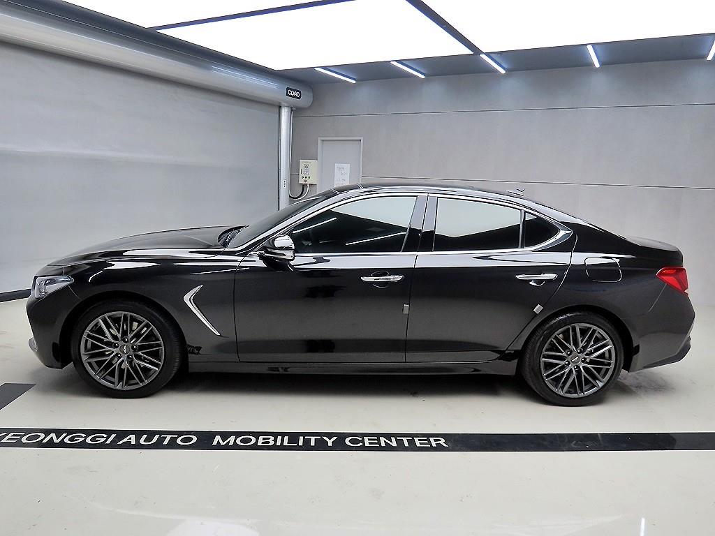 Genesis G70 - Vista 4