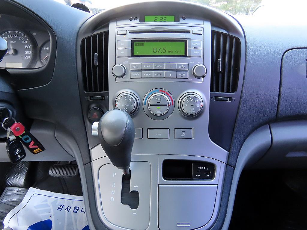 HYUNDAI Starex - Vista 12