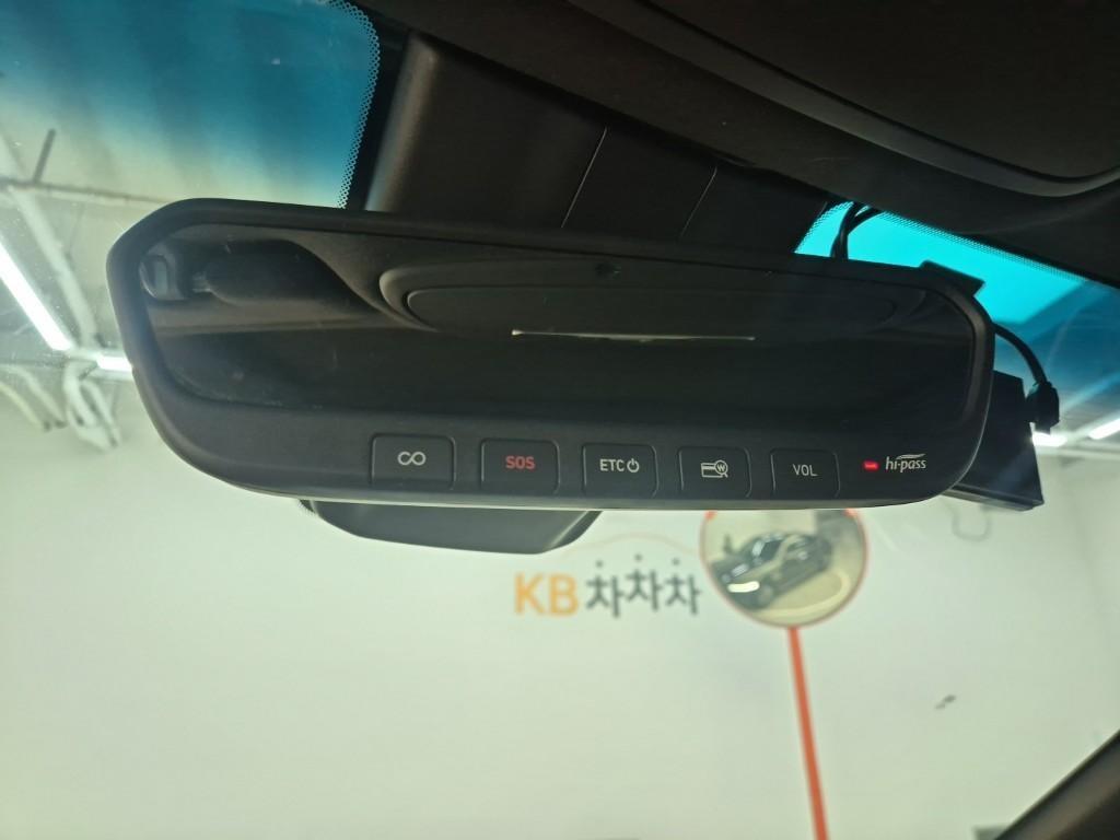 Genesis G90 - Vista 11