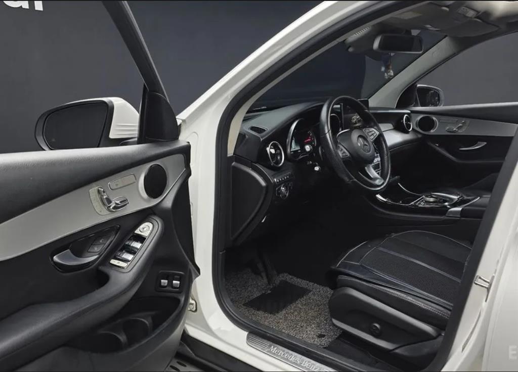 Mercedes Benz GLC Class - Vista 10