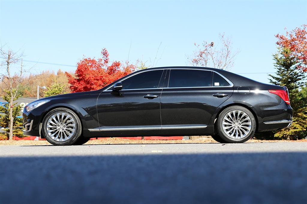 Genesis EQ900 - Vista 5