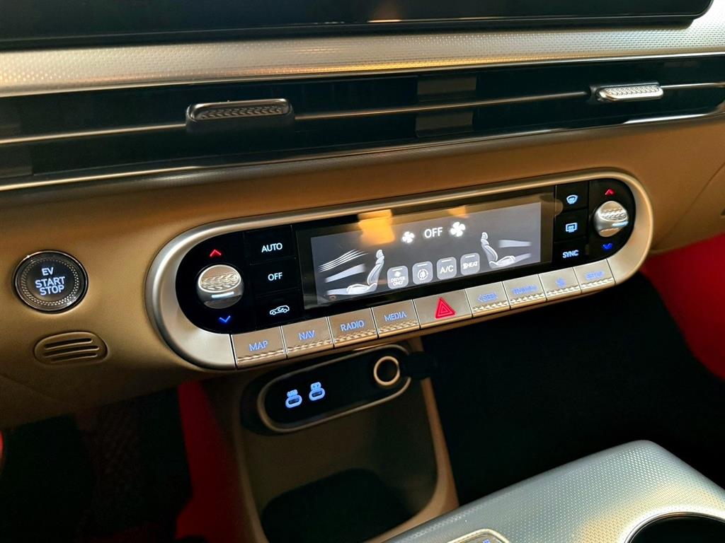 Genesis GV60 2023 Blanco - Importación desde Corea - HF Imports Iquique - Foto 13