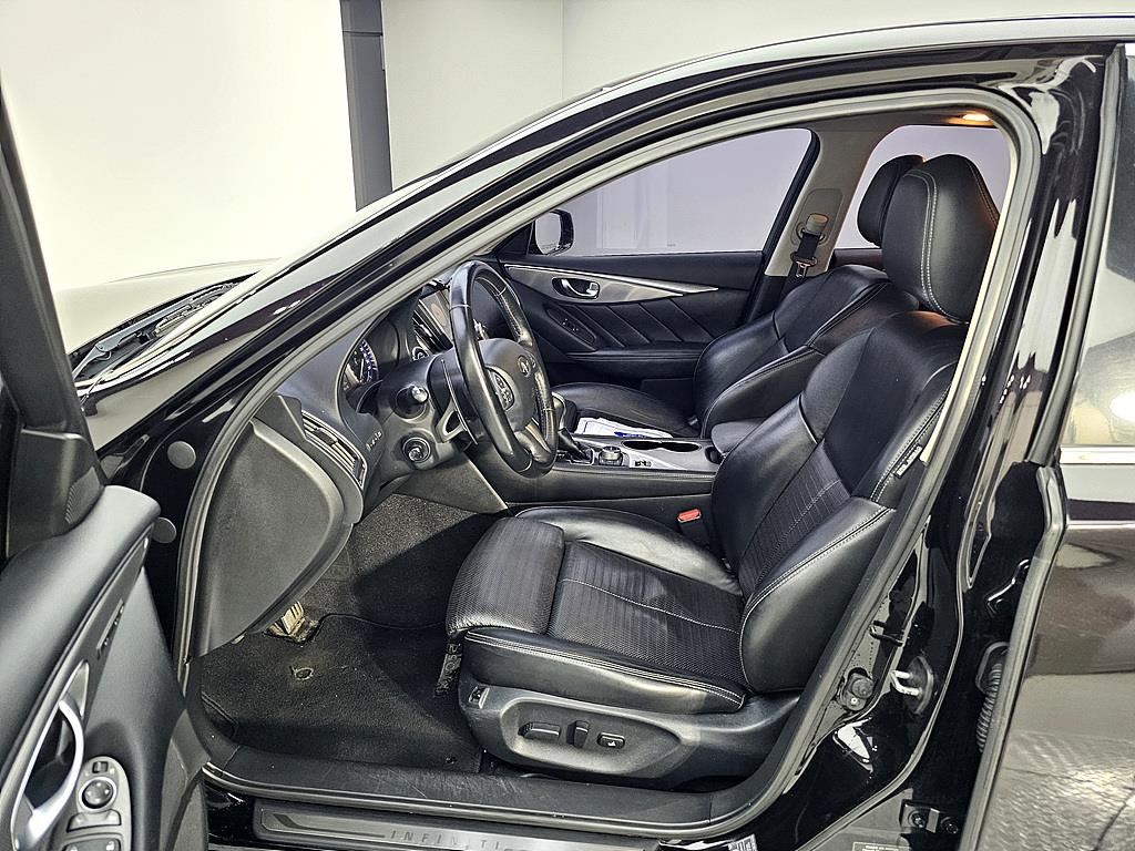 Infiniti Q - Vista 8