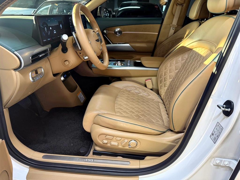 Genesis GV60 - Vista 7