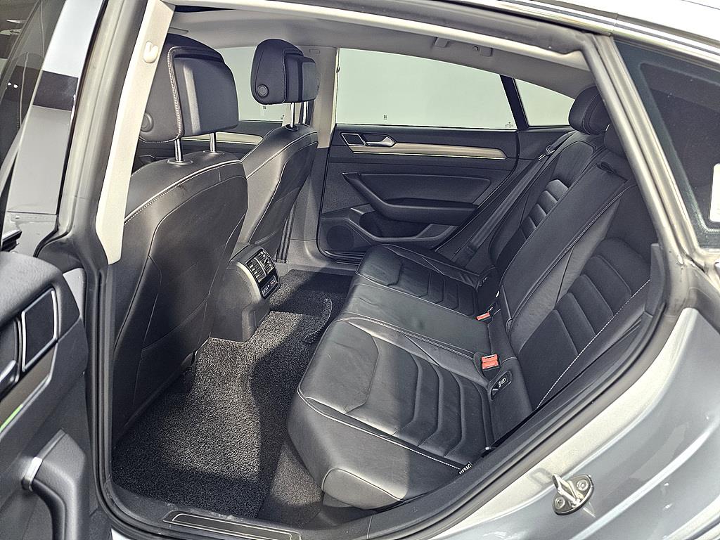 Volkswagen Arteon - Vista 9