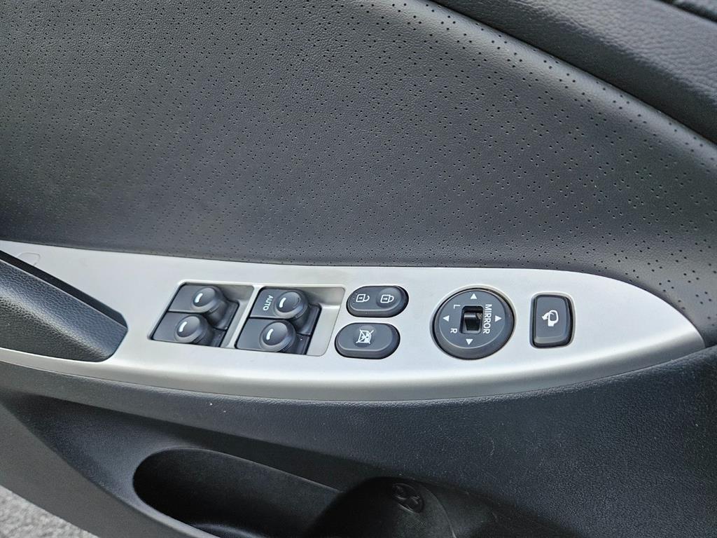 HYUNDAI Accent 2015 Plateado - Importación desde Corea - HF Imports Iquique - Foto 13