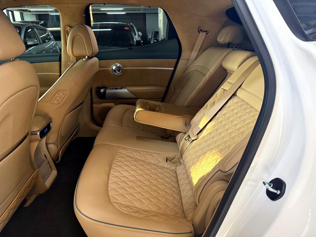 Genesis GV60 - Vista 8