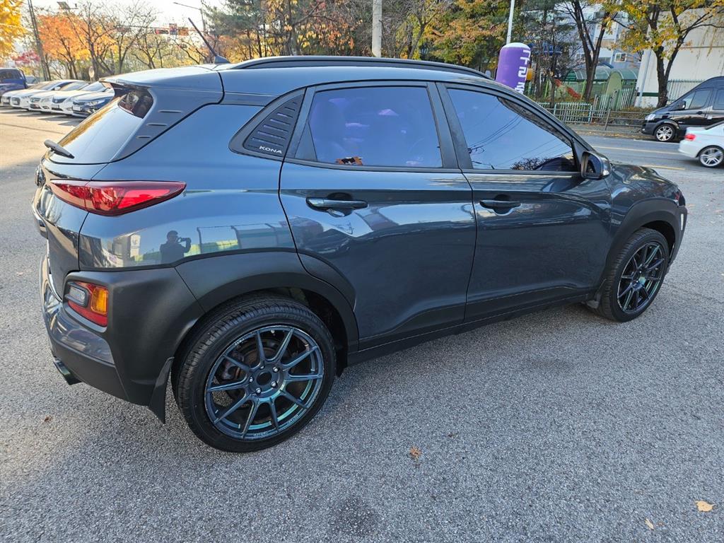 HYUNDAI Kona - Vista 6