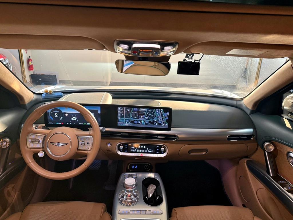 Genesis GV60 - Vista 6