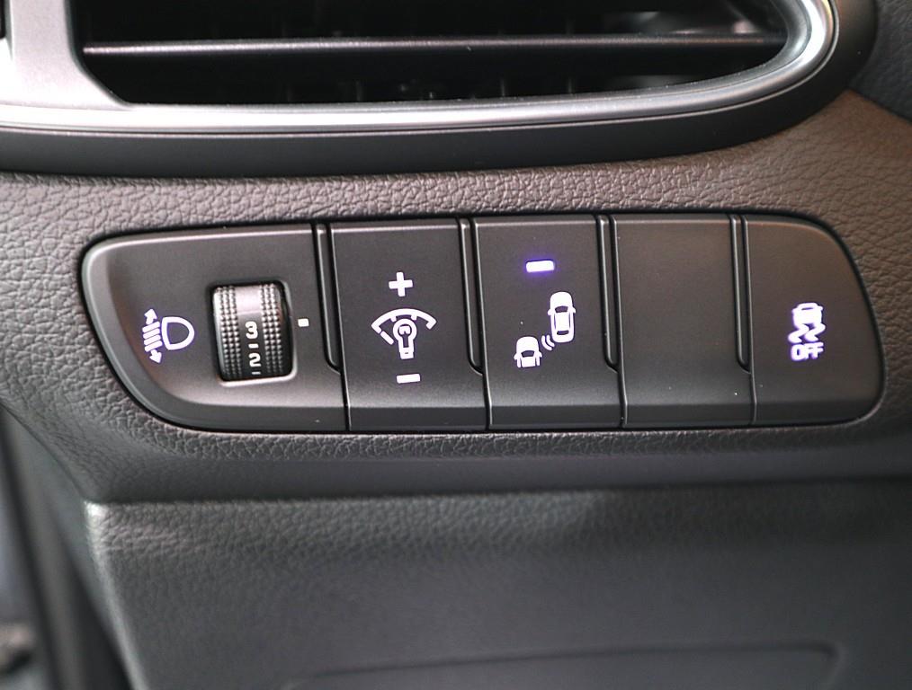 HYUNDAI i30 2018 Gris - Importación desde Corea - HF Imports Iquique - Foto 14