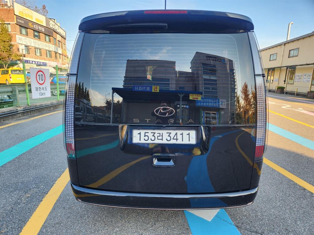 HYUNDAI Staria - Vista 4