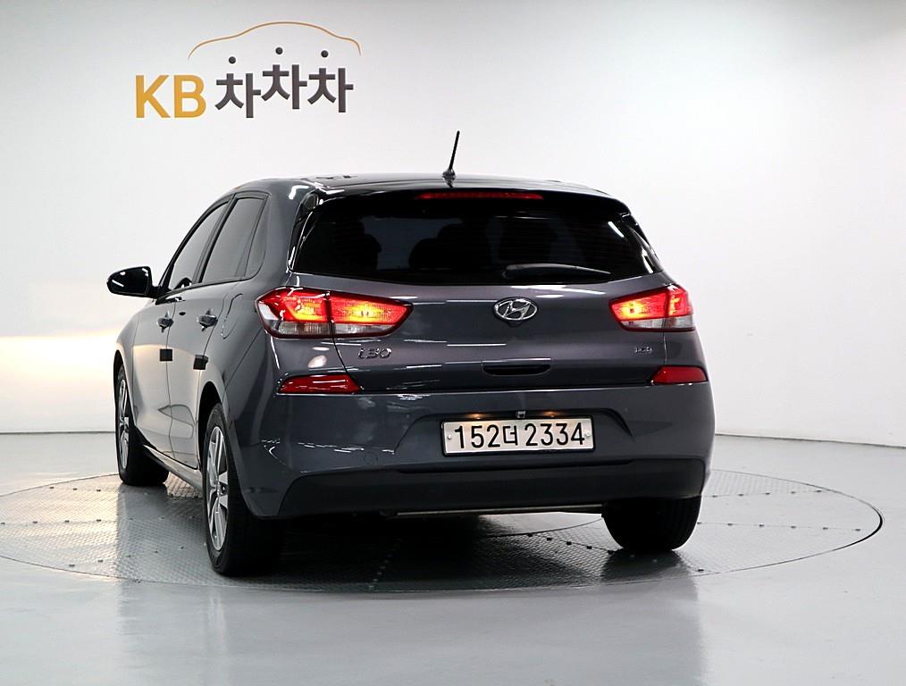 HYUNDAI i30 - Vista 4