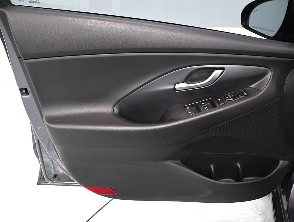 HYUNDAI i30 - Vista 7