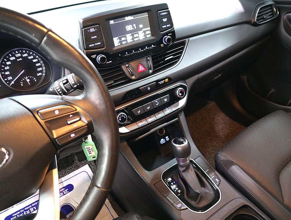 HYUNDAI i30 - Vista 10