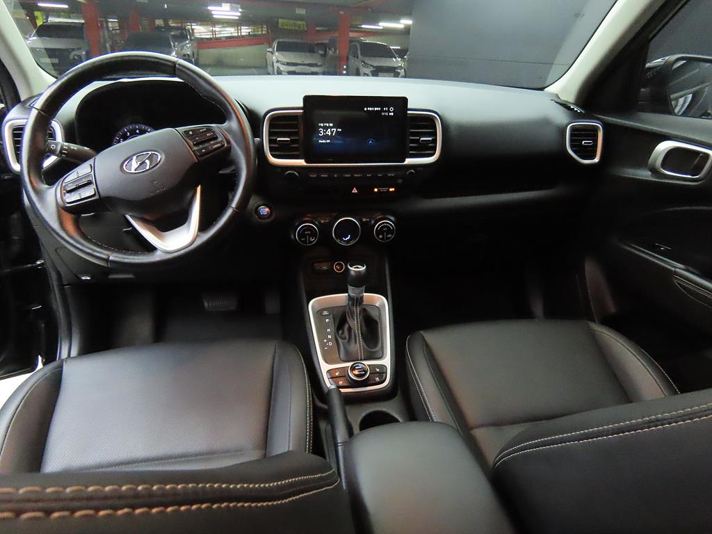 HYUNDAI Venue - Vista 7