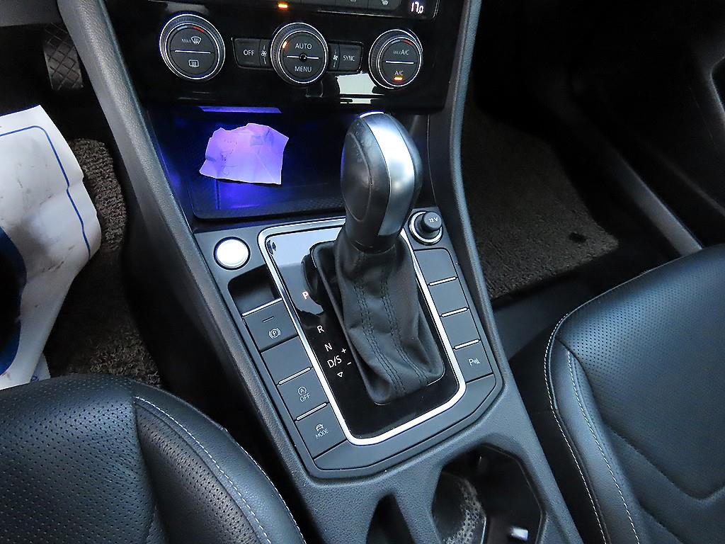 Volkswagen Jetta - Vista 10