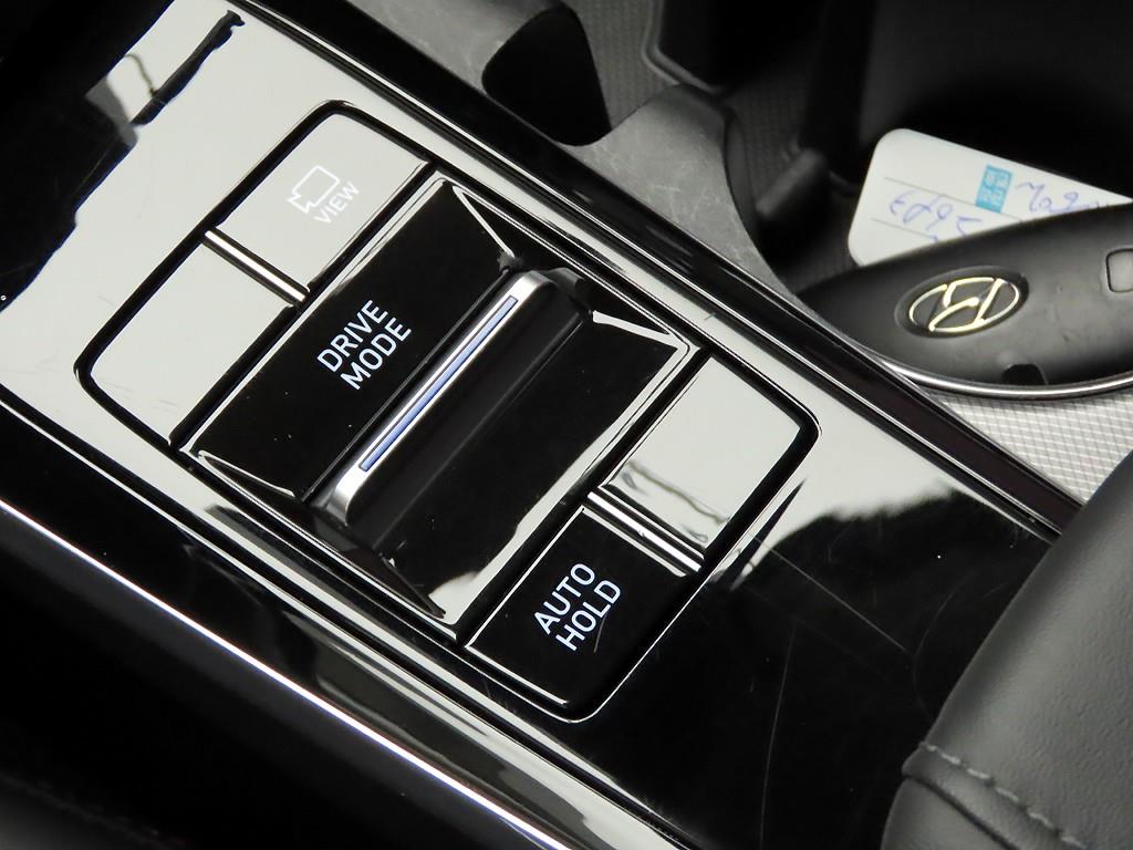 HYUNDAI Sonata - Vista 12