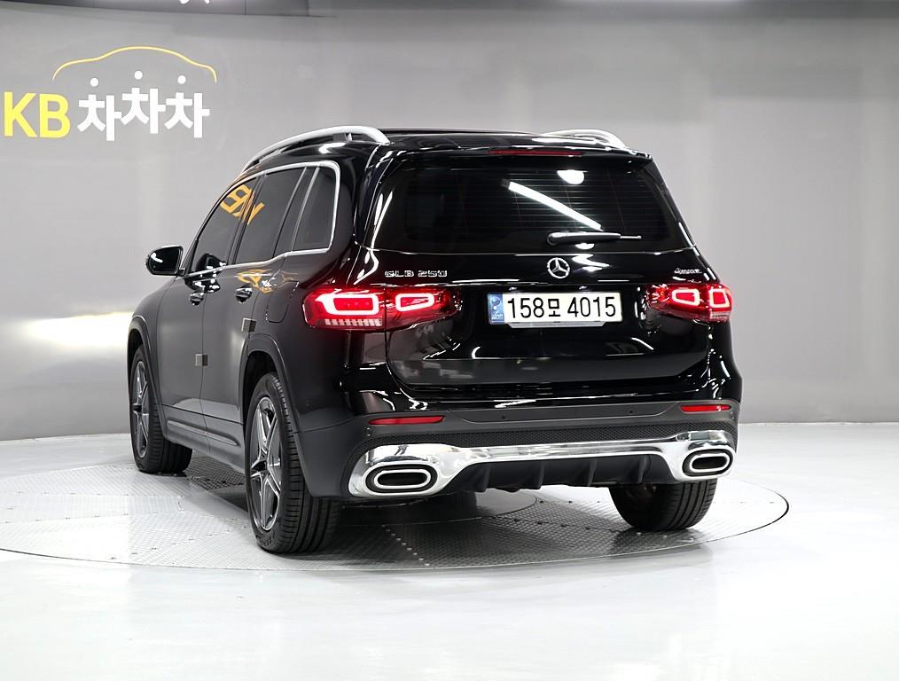 Mercedes Benz GLB Class - Vista 4