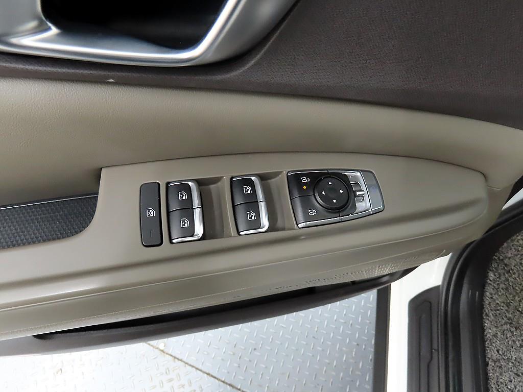 KIA Carnival - Vista 11