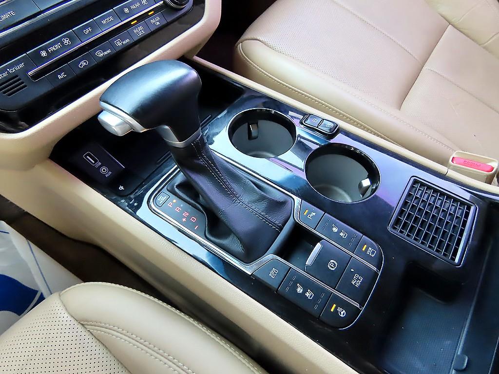 KIA Carnival - Vista 10