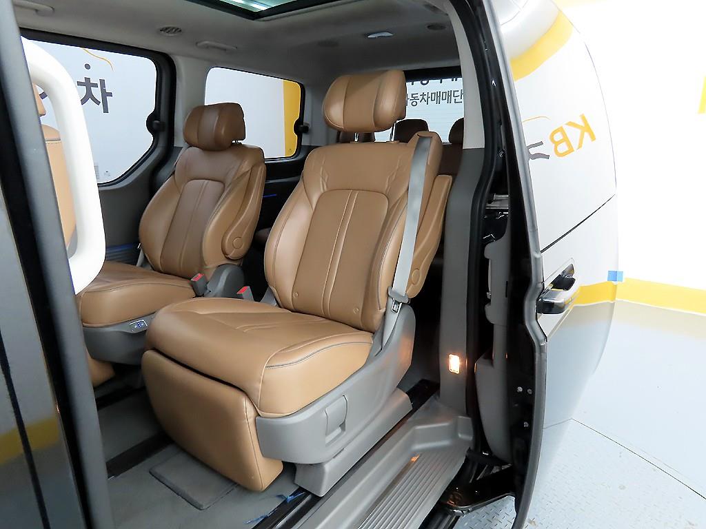 HYUNDAI Staria - Vista 6