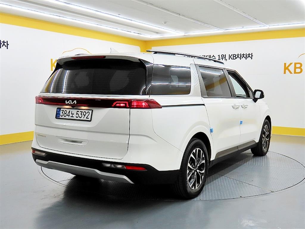 KIA Carnival - Vista 4