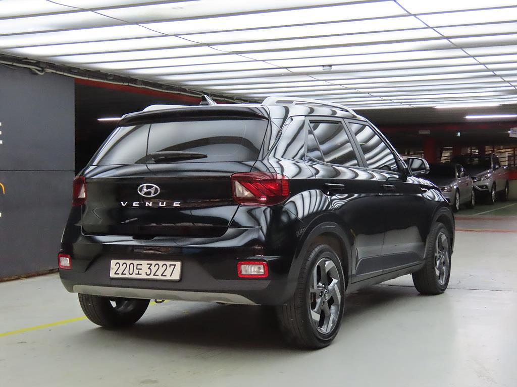 HYUNDAI Venue - Vista 4